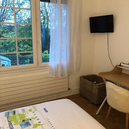 Au Calme Dans Avec Terrain De Tennis *
